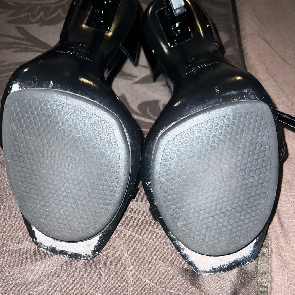 Saint Laurent Opyum 110 Patent Sandal - Picture 9 of 9